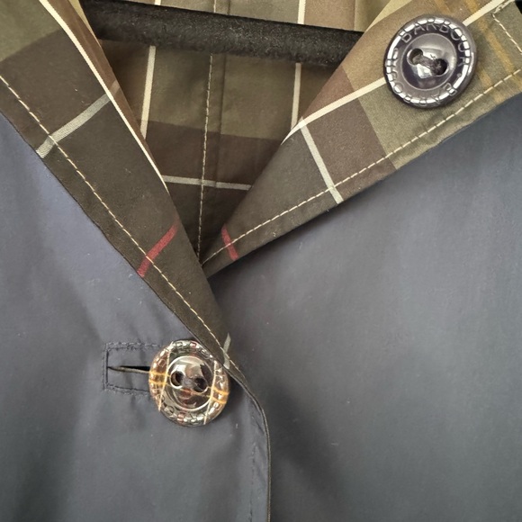 Barbour Size US 8 Reversible Derby Mac Water Wind Resistant Jacket in Navy/Plaid - Picture 11 of 17